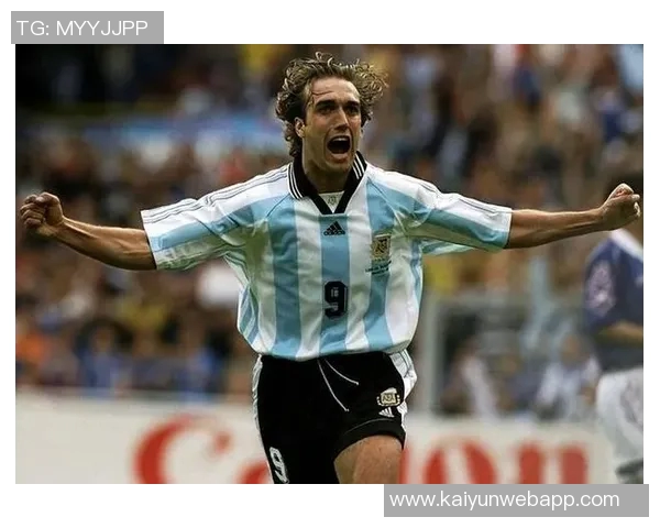 足球超级球星风采盘点:盘点全球足坛最耀眼的十位球员 足球超级球星风采盘点:盘点全球足坛最耀眼的十位球员